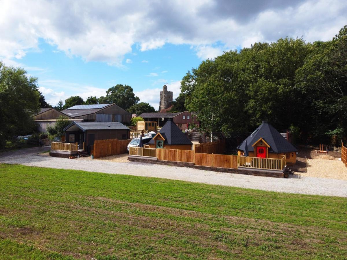 Woods Meadow Holiday Lodges West Malling Exterior photo